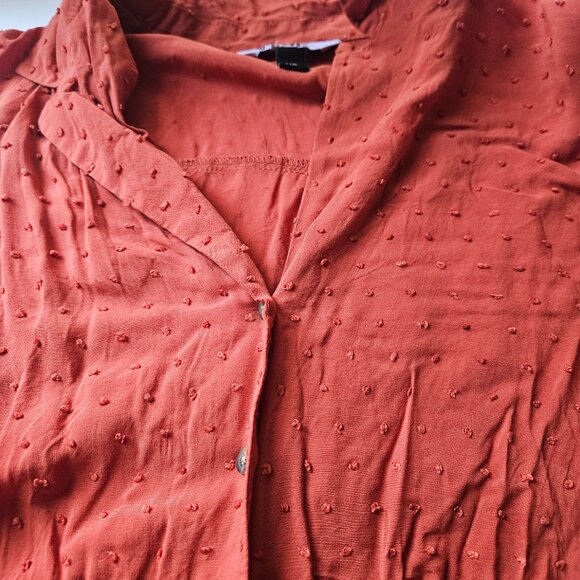 Rust Swiss Dot Button-Front Tie-Hem Blouse – Lightweight & Feminine - Picture 3 of 4